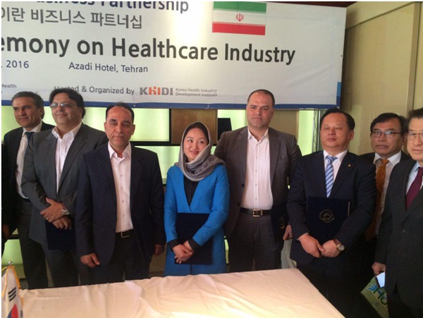 سید حسین اعتمادی خبر داد: تفاهم با کره‌ جنوبی برای انتقال تکنولوژی تولید دارو به ایران